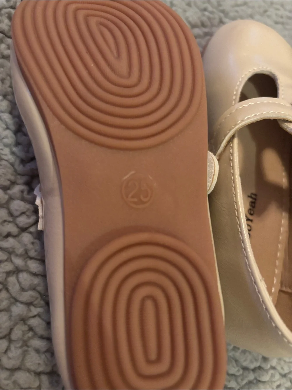 NWOT GUGUYeah Toddler Cream Patent Mary Jane Dress Shoes
